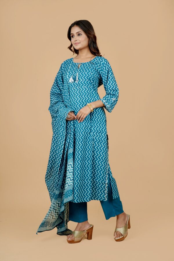 Teal Zigzag Print Kurti with Pants & Dupatta Set - Image 2