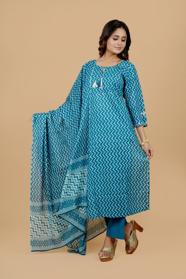 Teal Zigzag Print Kurti with Pants & Dupatta Set - Image 3
