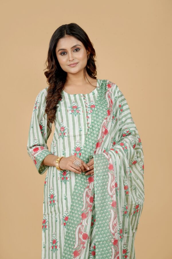 Green Floral Print Kurti Pant Set with Dupatta - Image 5