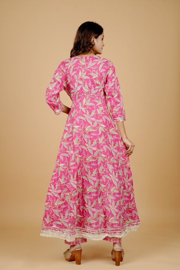 Pink Floral Print Kurta Pant Set with Dupatta - Image 2