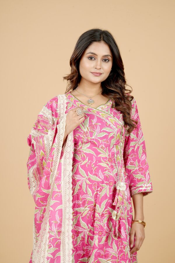 Pink Floral Print Kurta Pant Set with Dupatta - Image 5
